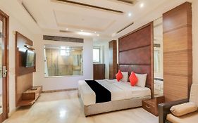 Townhouse 939 Hotel Gagan Inn Near Satyam Inox Patel Nagar